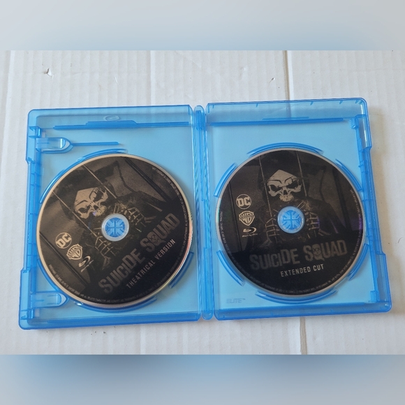 Suicide Squad Blu-ray + DVD + Digal HD (2016, 2-Disc Set) - Picture 5 of 7